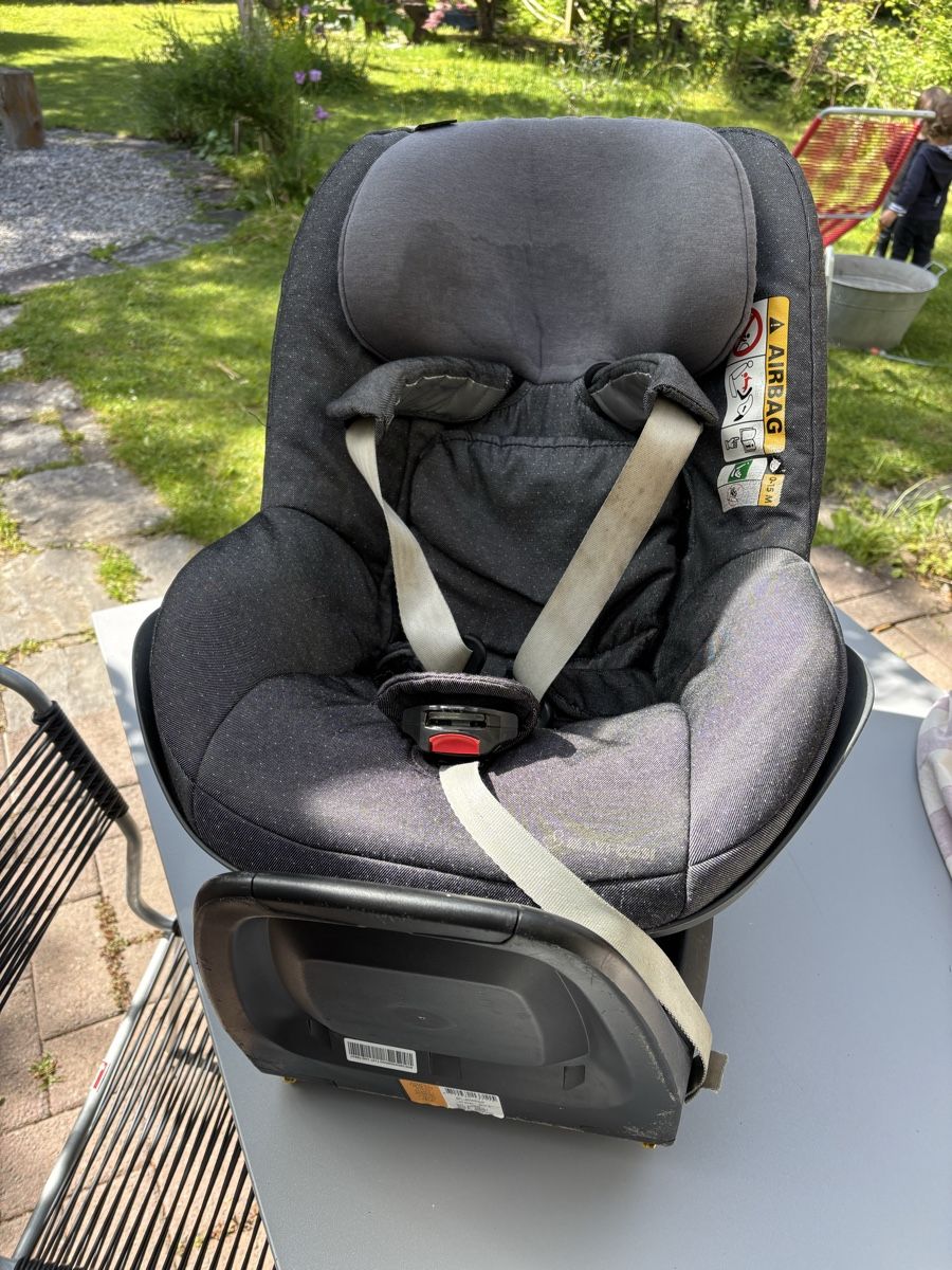 Maxi-Cosi Seggiolini per auto: Maxi Cosi 2wayFix mit Pebble Plus – Usato da Luzern venduto da fhaas