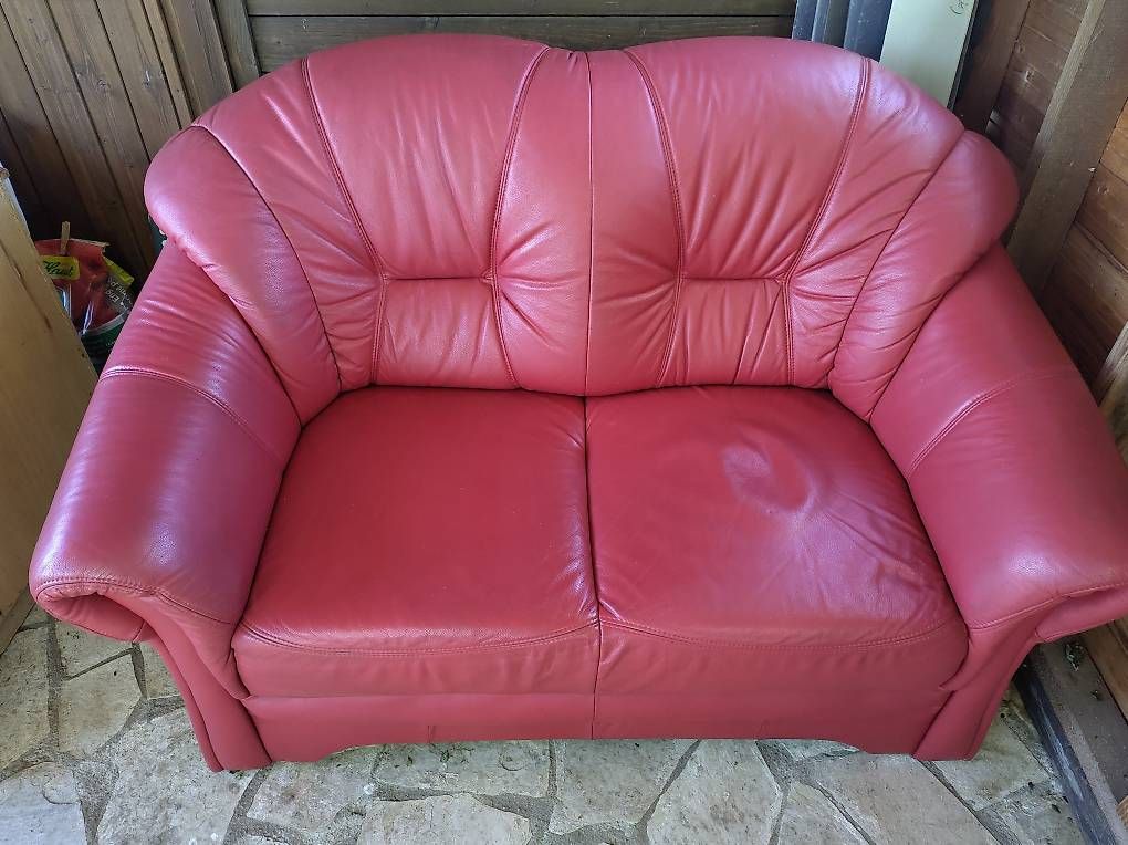 Divani: Roter Ledersofa – Usato da Bern venduto da Mirkardo