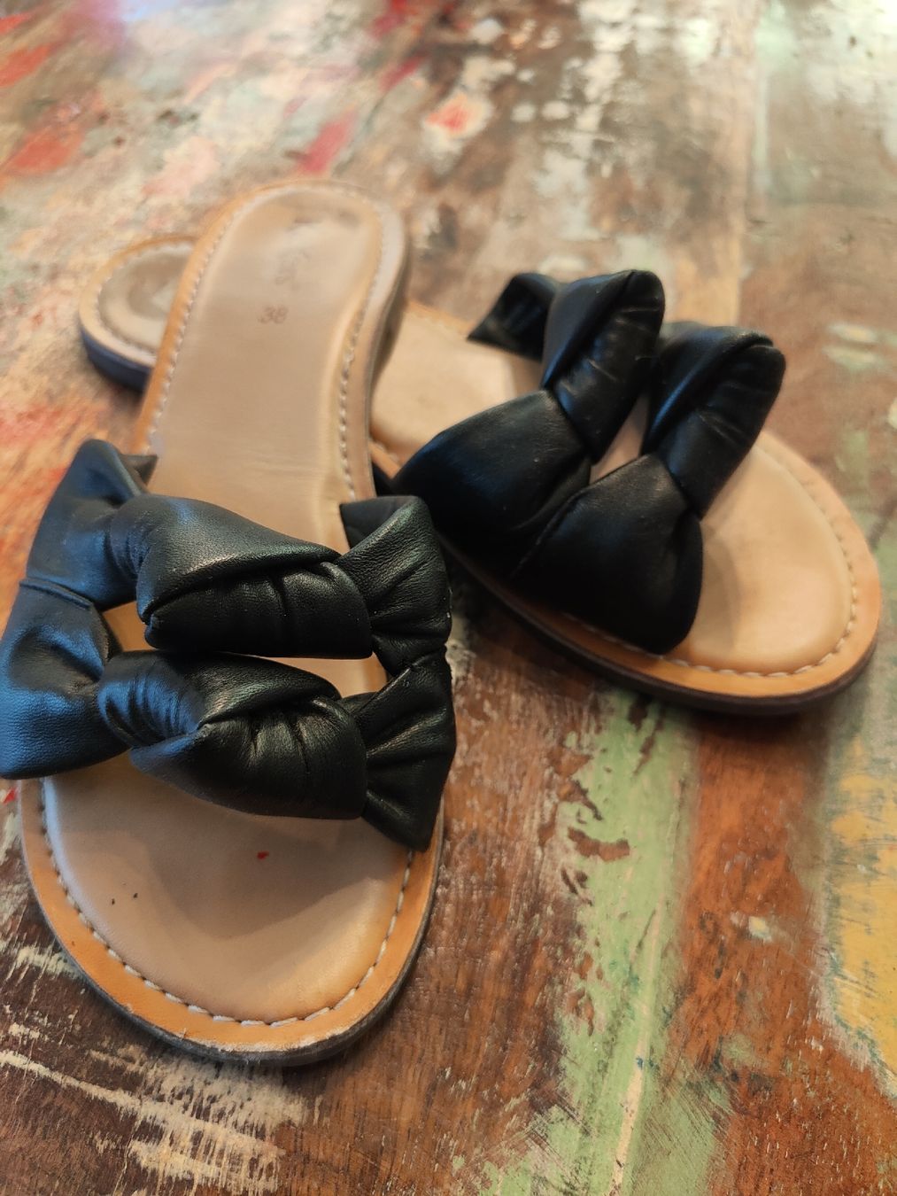 Kickers Chaussures femmes: Kickers Sandalen, Schwarz, Gr 38 – D'occasion à Biel Bienne par anjasch 1