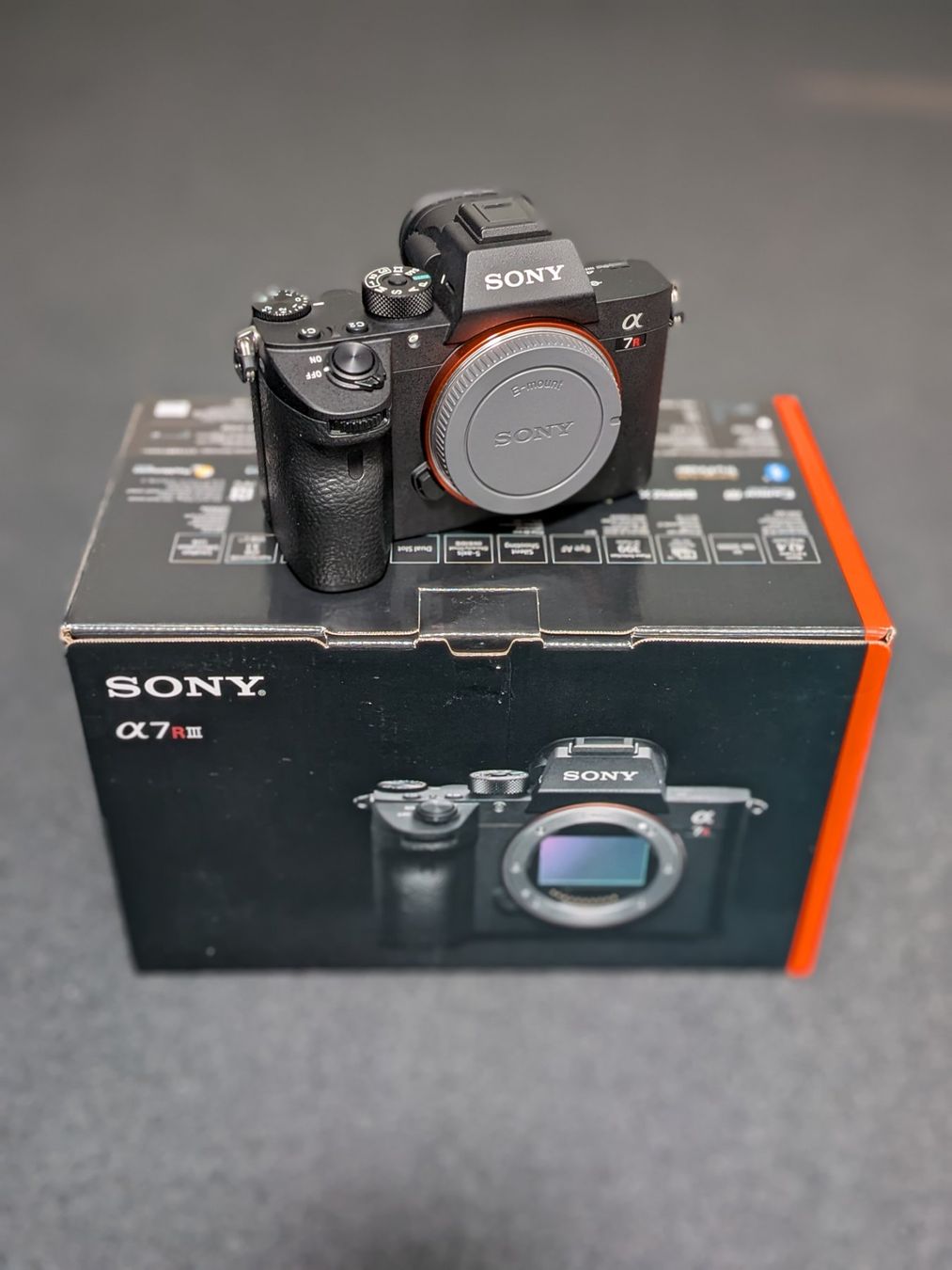 Sony Kamera: Sony a7R III Mirrorless Camera Body – Neu (gemäss Beschreibung) aus Baar von zah_6f9l 3