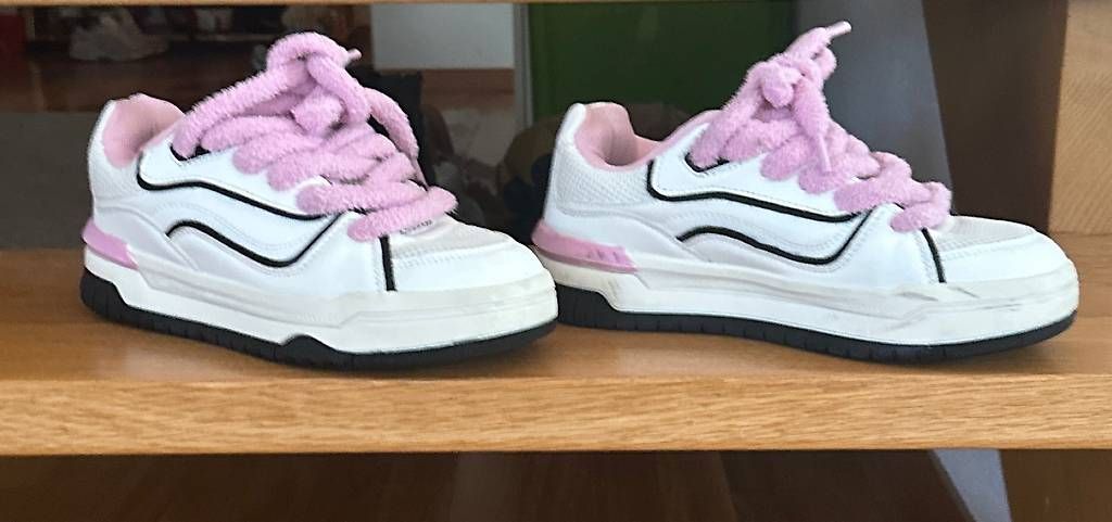 Scarpe da donna: Hello Kitty Baskets taille 39 – Usato da Mex VD venduto da mar_9ft8 2