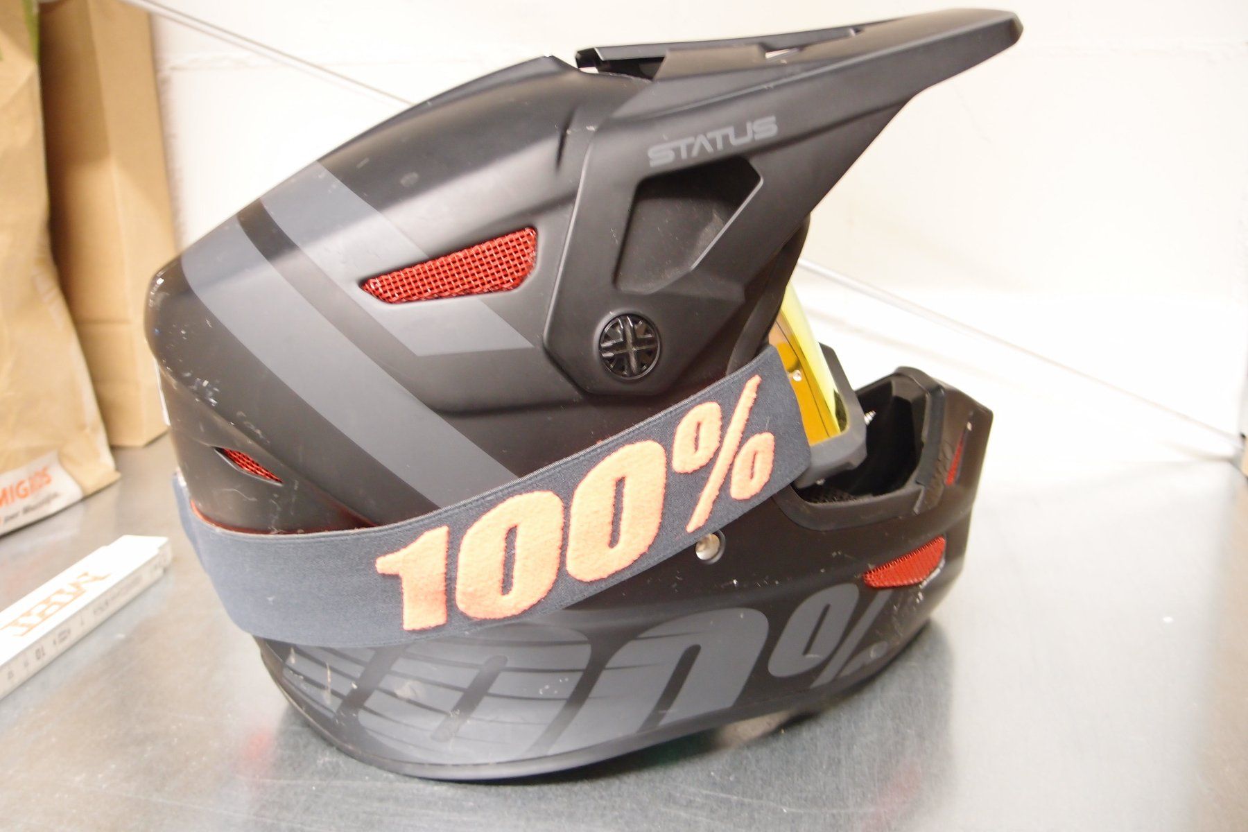 Caschi: Helm Mountainbike 100% Status, Grösse S – Usato da Zürich venduto da Milarit1 2