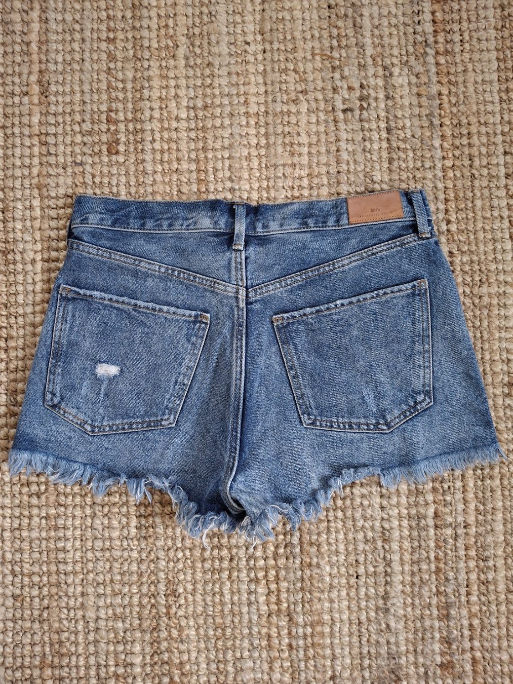 Mango Pantaloni: Mini shorts Mango T40 – Usato da Lausanne venduto da Cognitia 2