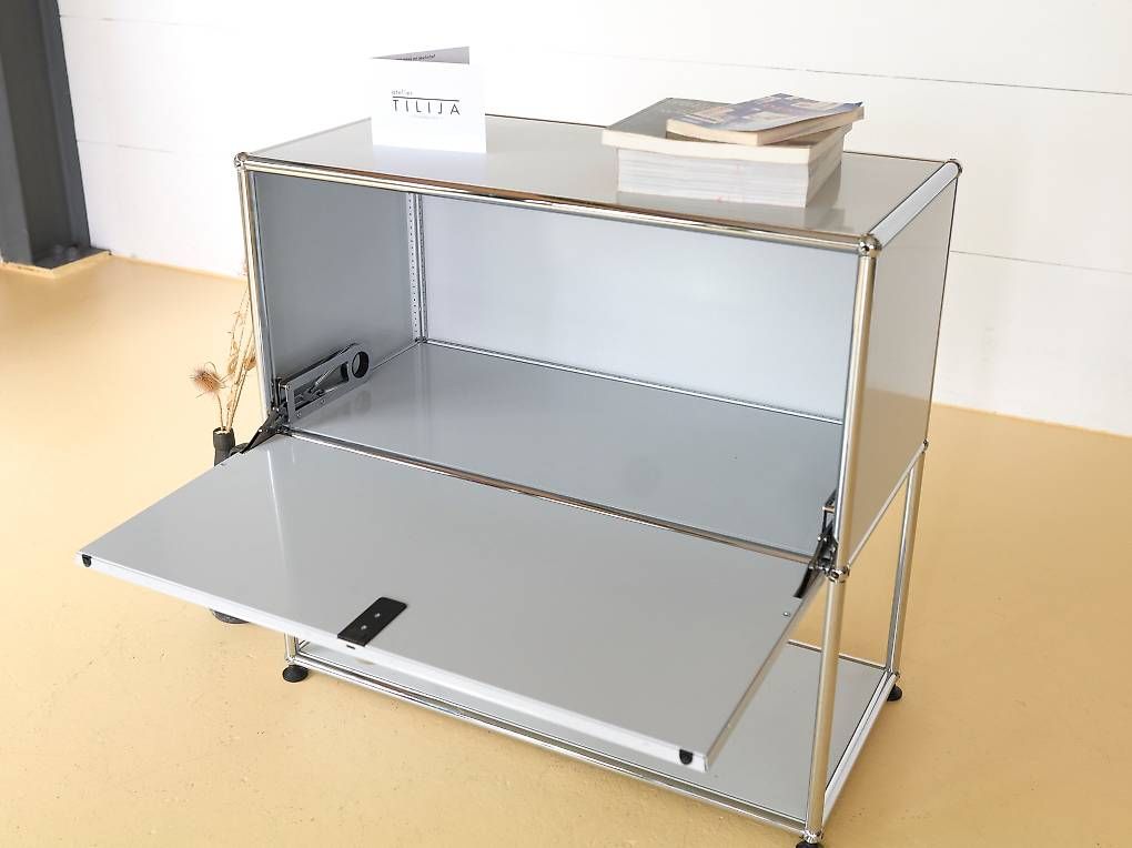 Regale: USM Sideboard in Lichtgrau – Gebraucht aus Meinisberg von atelier_TILIJA 3