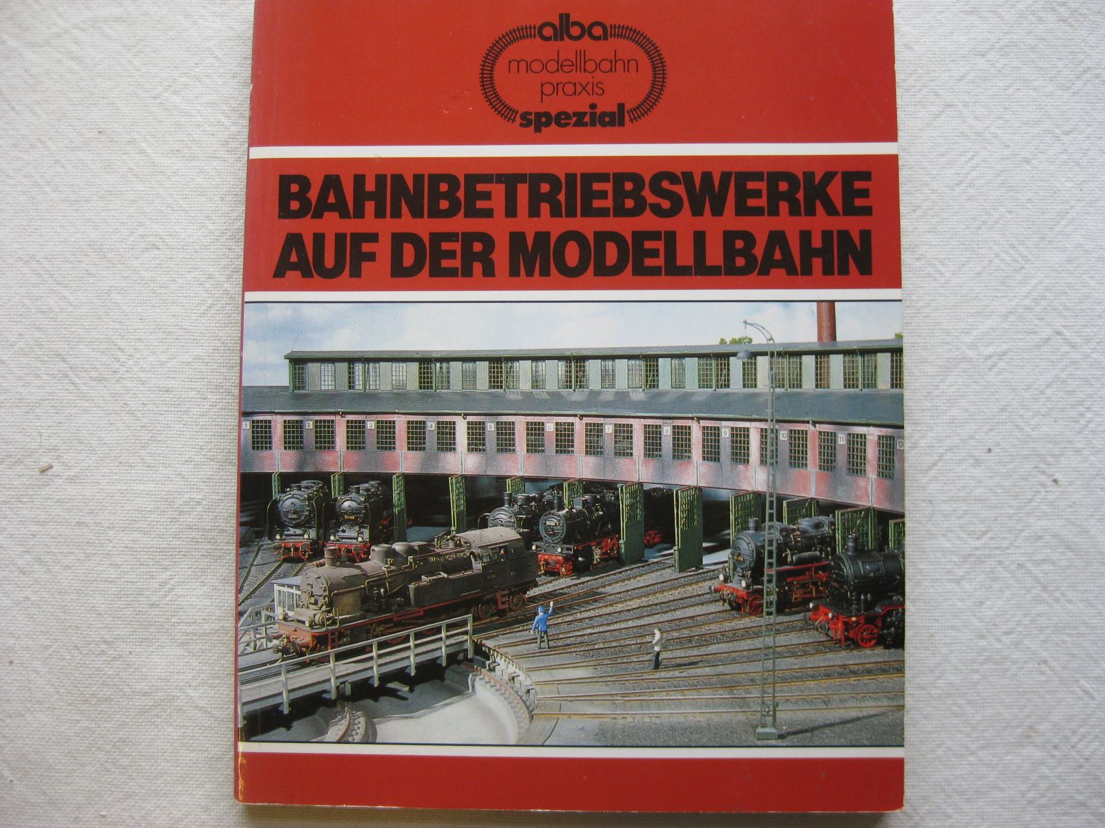 Riviste & Magazine: Bahnbetriebswerke auf der Modellbahn – Usato da Malters venduto da Marosko