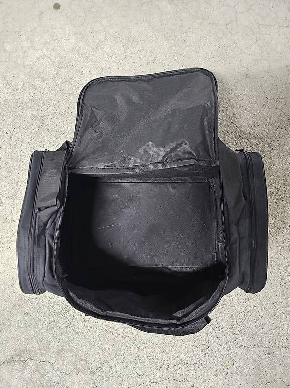 Borse: Musicstore Tasche schwarz – Usato da Häutligen venduto da Konvolut_Shop_CH 1