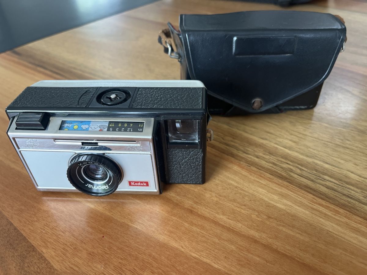 Kodak Fotocamera: Fotokamera analog Kodak antik – Usato da Sargans venduto da Pacor 5