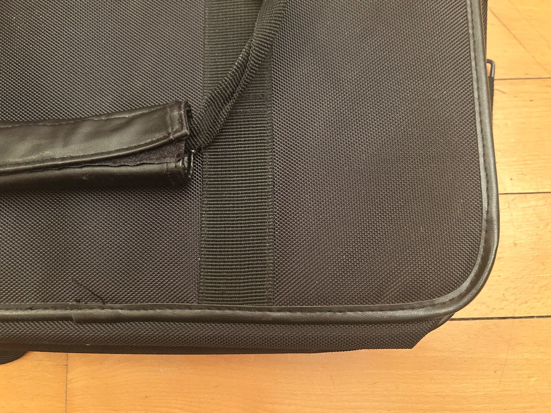 Monolith Valigie & Borse: Monolith Aktentasche aus robustem Nylon, NP 63.- – Usato da Rorschacherberg venduto da Svebe 6