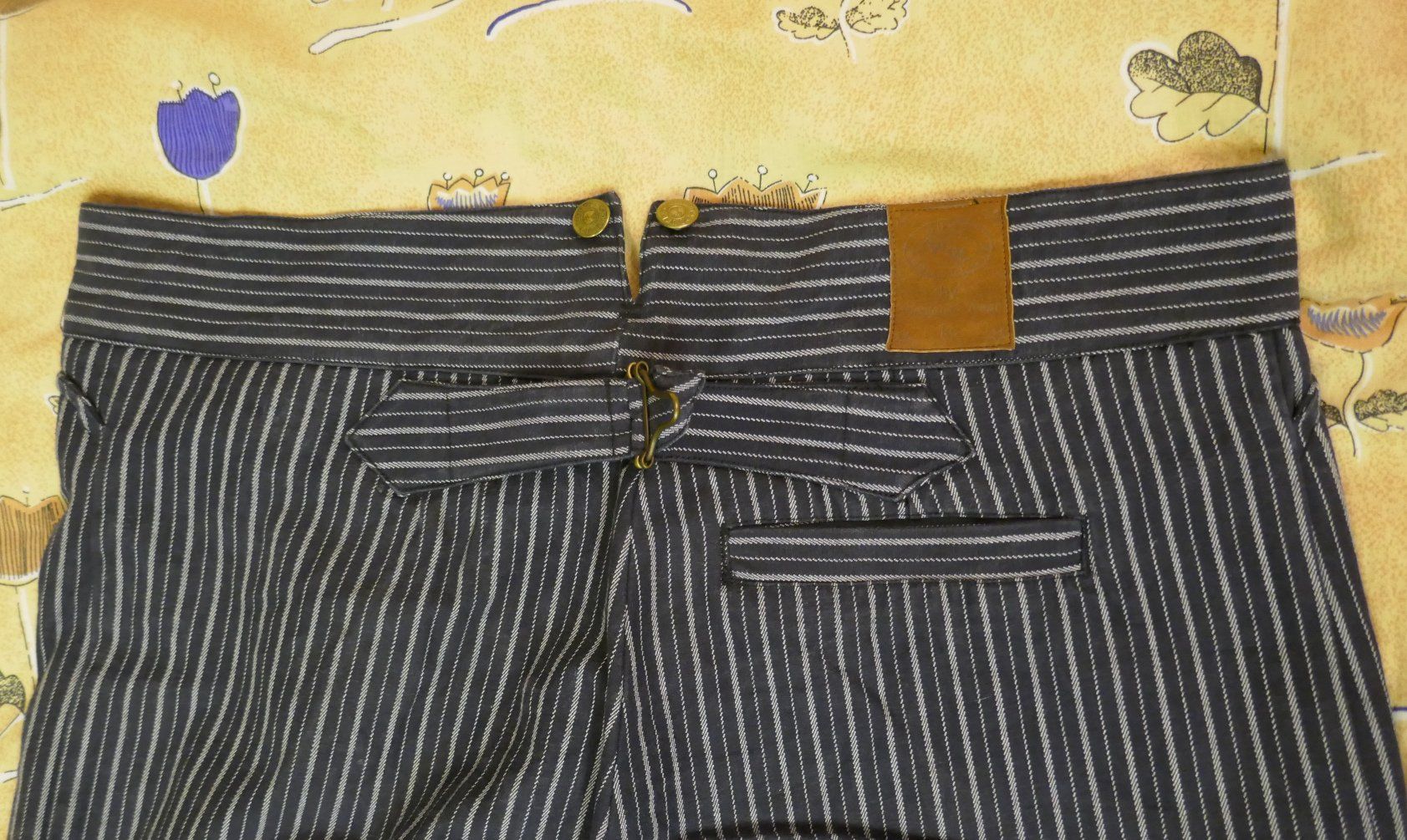 Pantaloni: Diplomatenhose mit Hosenträger – Usato da Zollikofen venduto da Willmac 3