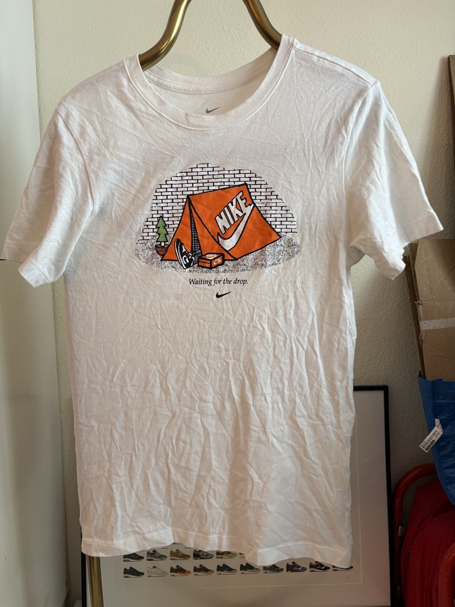 Nike T-shirt: T-shirt Nike, Size S – Usato da Neuchâtel venduto da sharposneaks