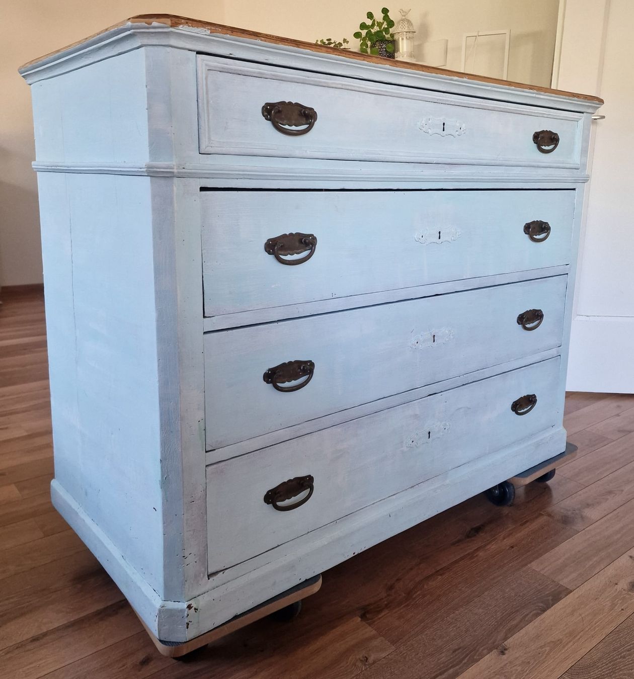 Cassettiere: Wünderschöne restaurierte Shabby Chic Kommode – Usato da Matzendorf venduto da nablueGT 1