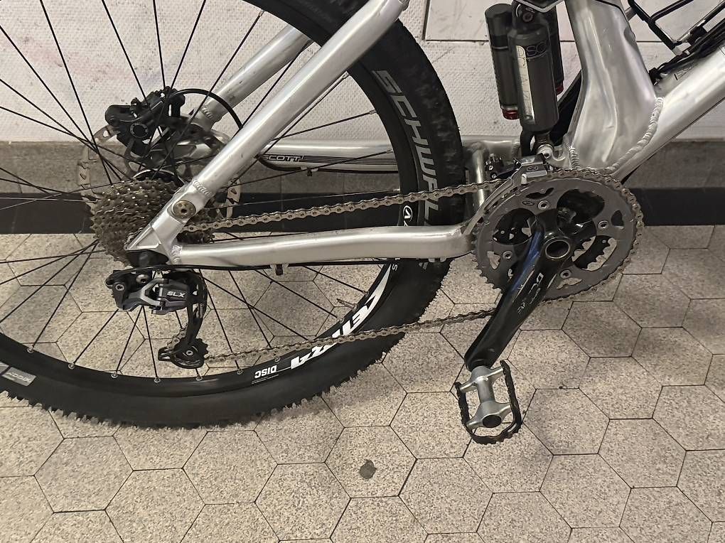 Vélos: Scott Genius 60 Mountainbike – D'occasion à Zürich par MrBestpreis 2