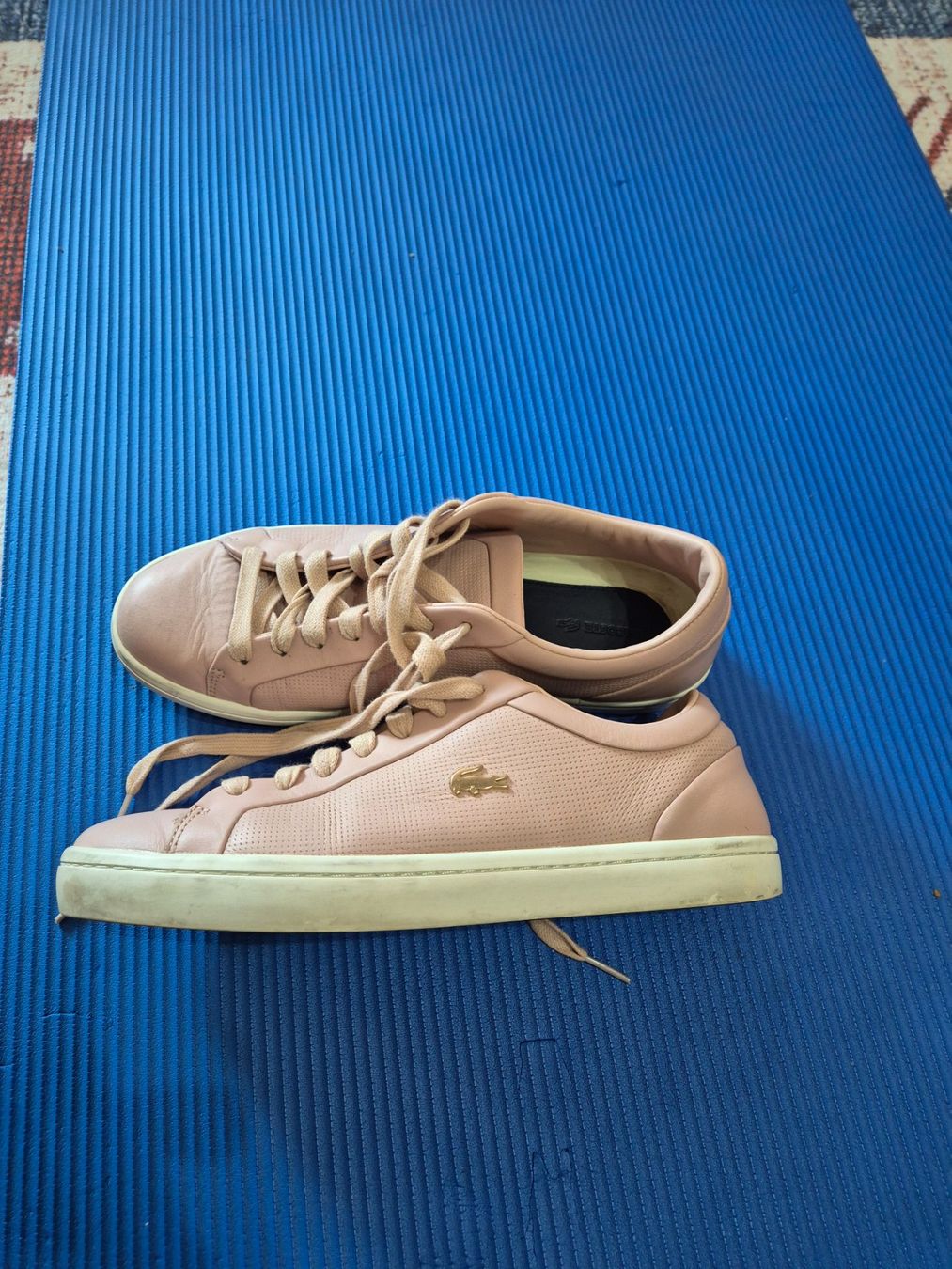 Lacoste Scarpe da donna: Fast neu Damen Sneakers – Usato da Wettingen venduto da mas_8829