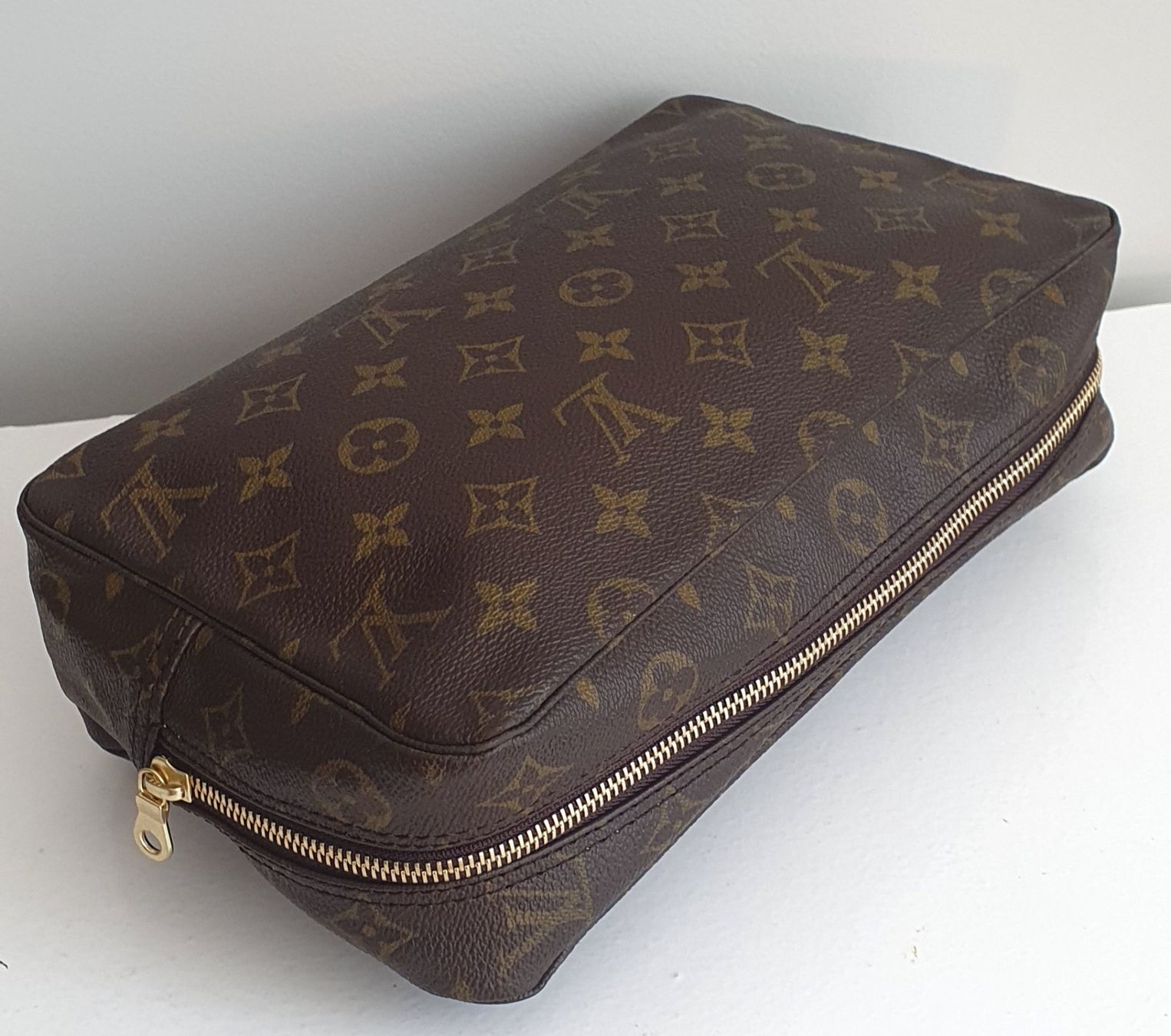 Louis Vuitton Kosmetikkoffer: Louis Vuitton Necessaire GM Gross Monogram Canvas. – Gebraucht aus Niederteufen von Mira_72 1