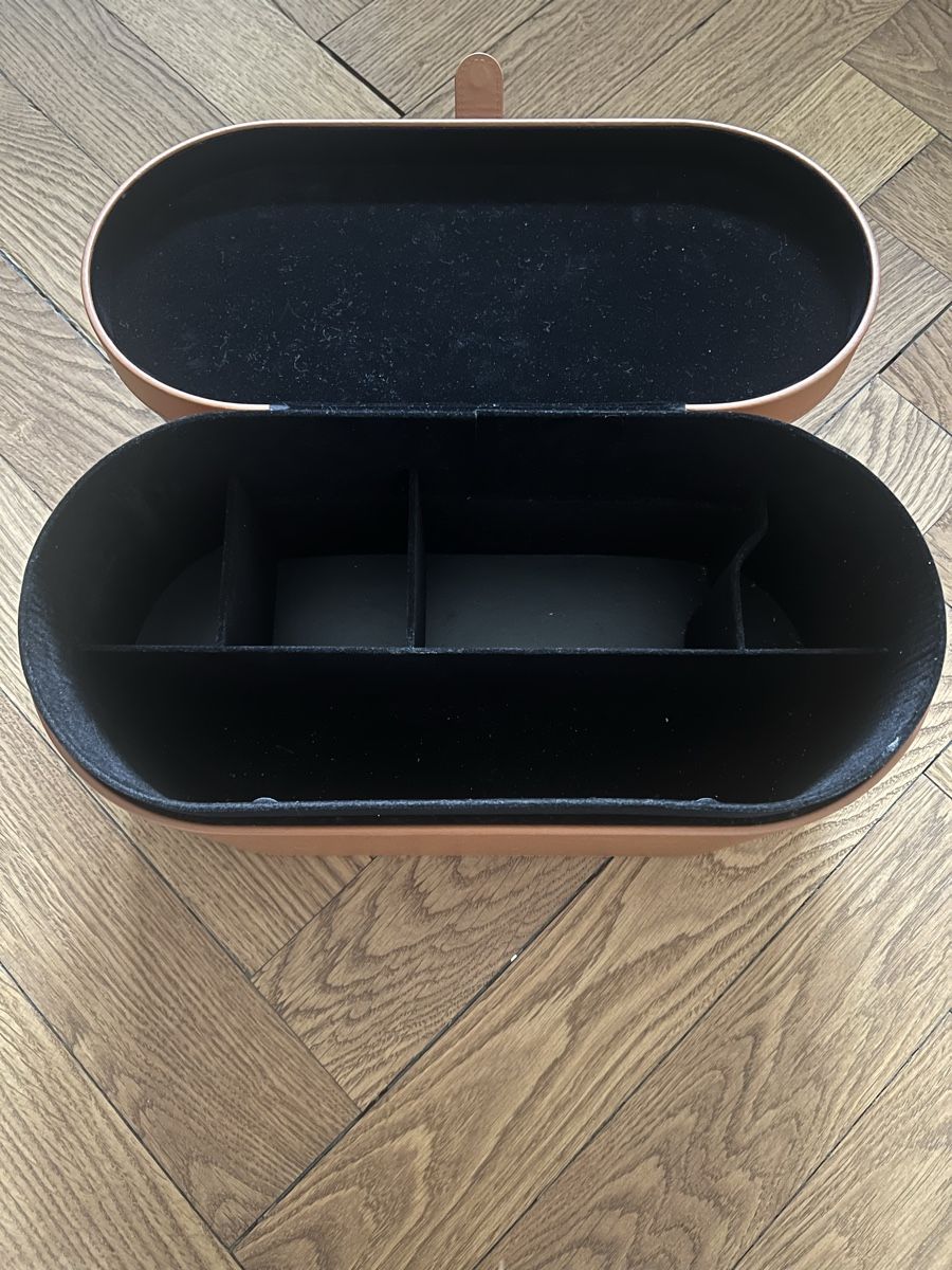 Autres décorations & accessoires: Dyson Airwrap Box – D'occasion à Zürich par Cat1.3 2