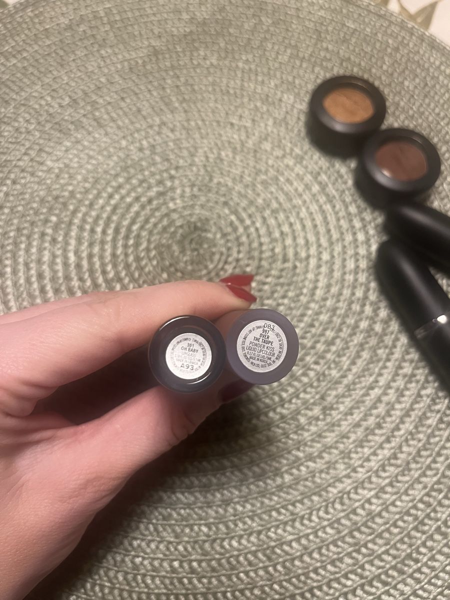 Make-up: Brand New original Mac cosmetics – Nuovo e nell'imballaggio originale da Pully venduto da vik_2mrb 6