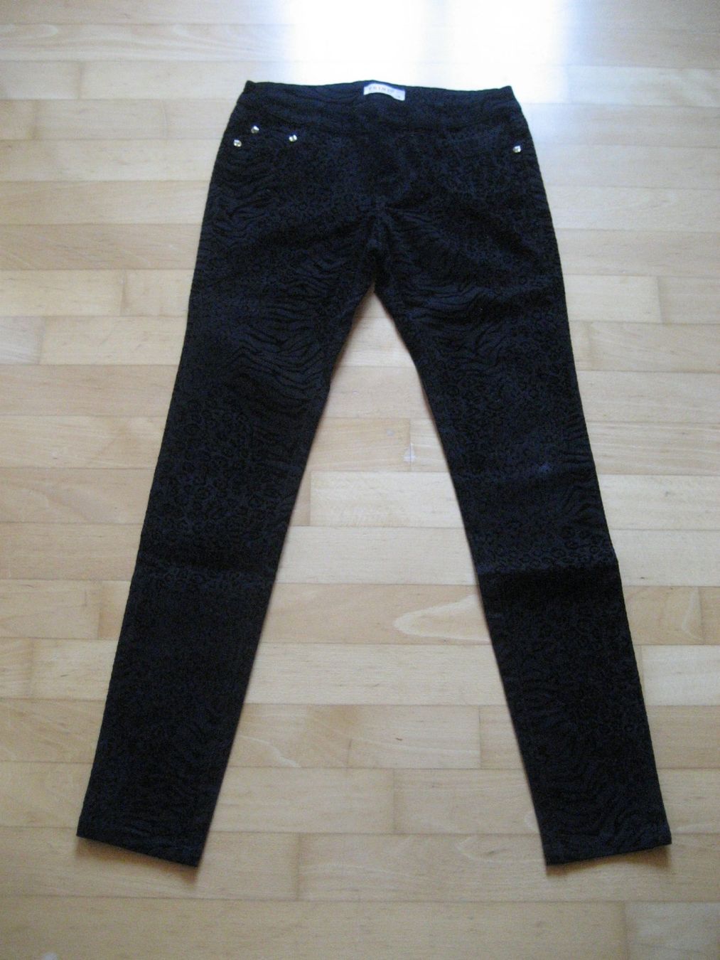 Hosen: Tolle schwarze Jeans mit Muster – Gebraucht aus Unterengstringen von Olifant4
