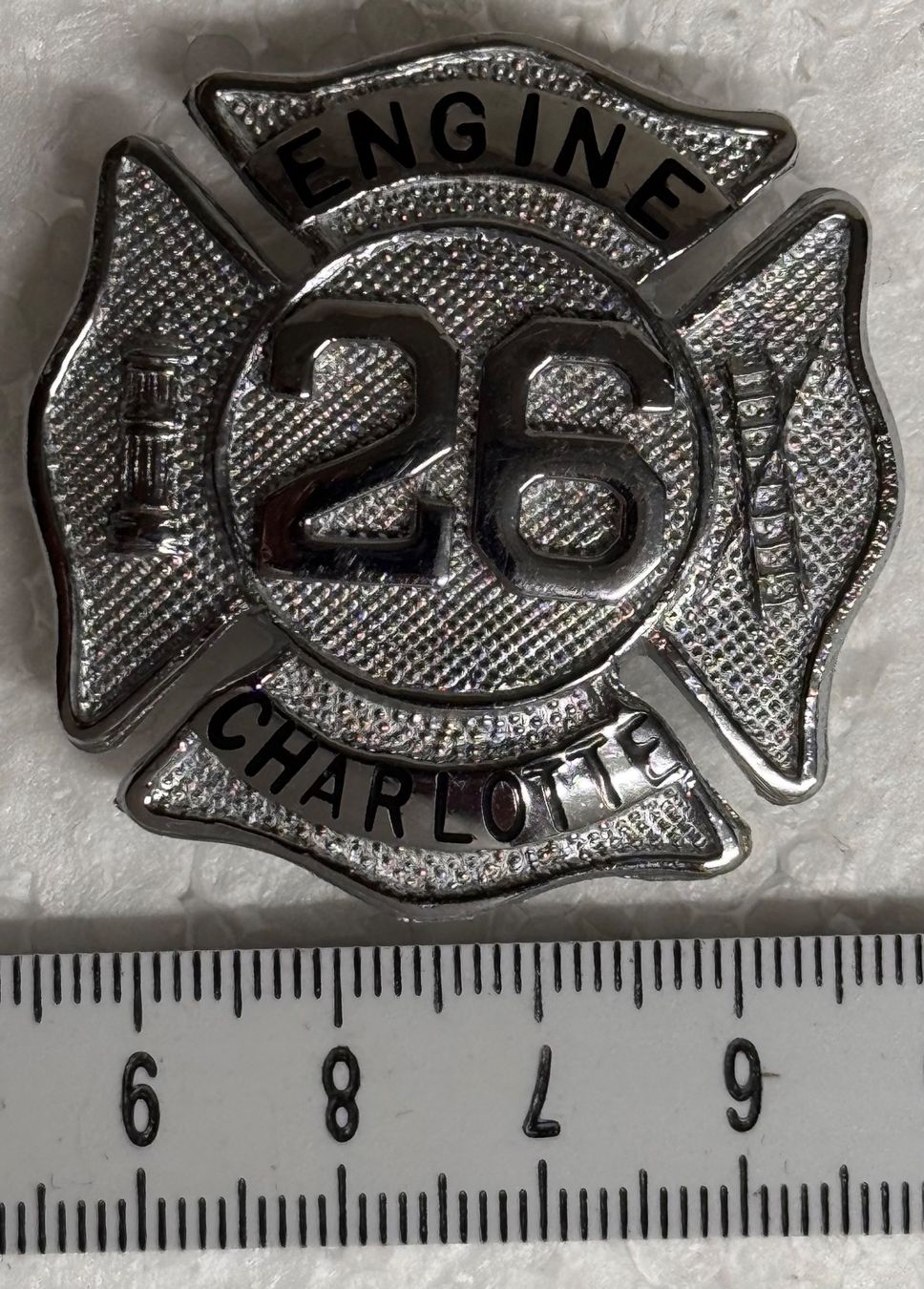 Placchette & Badge: Anstecker der Feuerwehr ("Engine 26") aus Charlotte. – Usato da Andwil SG venduto da Ariisa1234 3