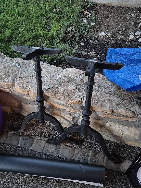 Sonstiges antikes Mobiliar: 2 pieds de table en fonte  – Gebraucht aus La Chaux-de-Fonds von vorlure 4