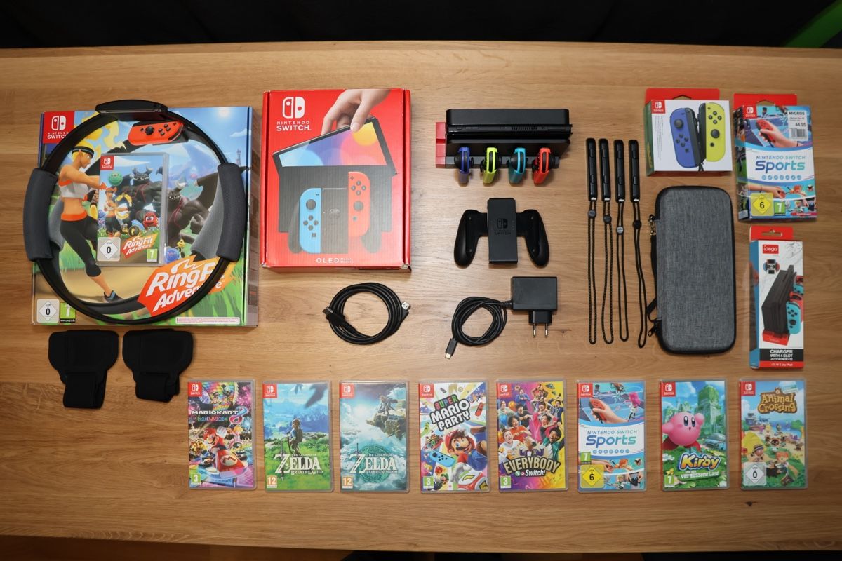 Nintendo Console: Nintendo Switch OLED Bundle + 9 Games + Zubehör, Top! – Usato da St. Gallen venduto da UsDeSchwiz