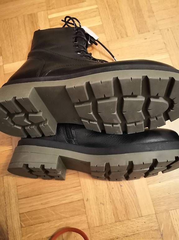 Damenschuhe: bottines cuir noirs – Neu und originalverpackt aus Chavannes-Renens von arn_mmk6