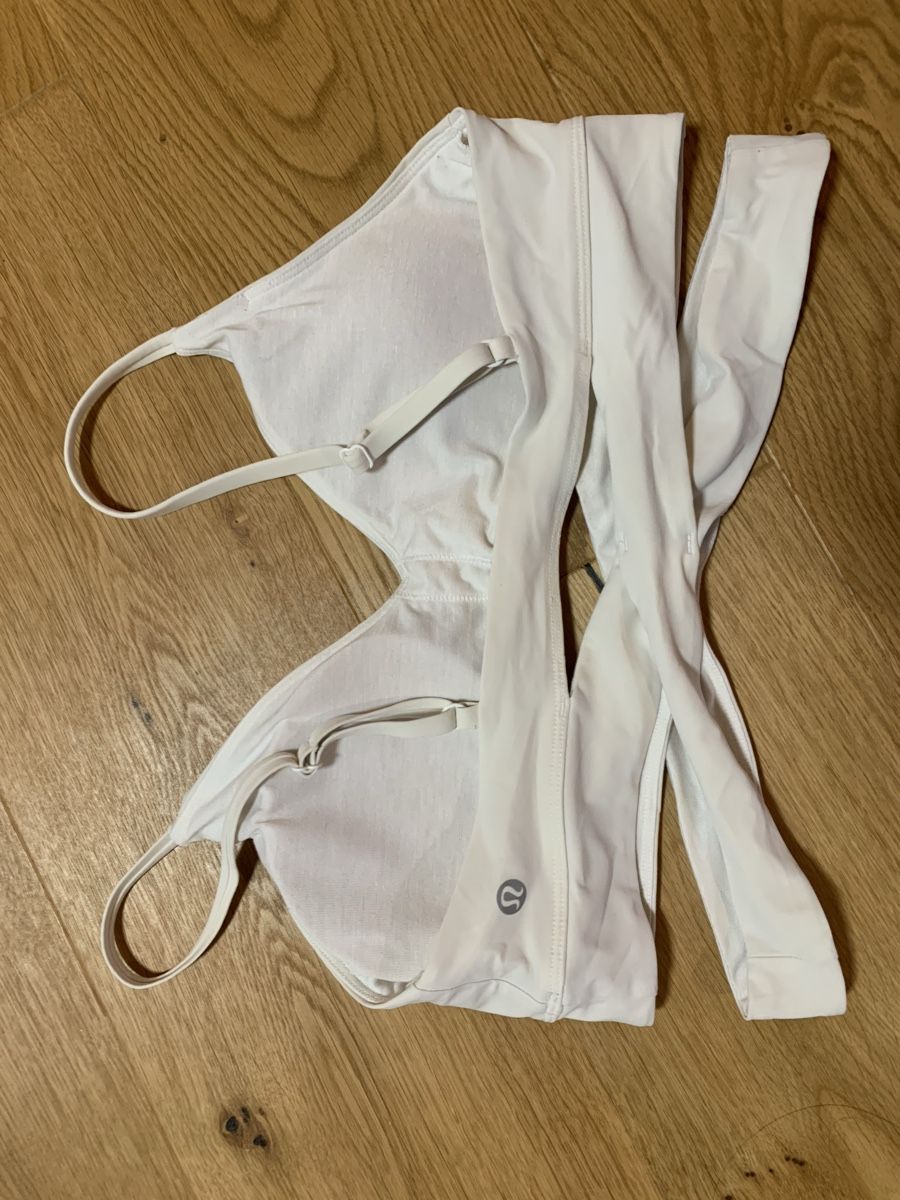 Lululemon Tops: Lululemon still now bra. Gr. 10 – Gebraucht aus Matzingen von style.encore 2