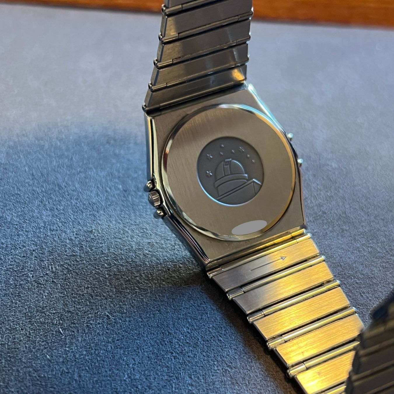 Omega Orologi: Omega Constellation Silver Dial Quartz Date 1510.3 – Usato da Carouge GE venduto da Watchaser 4