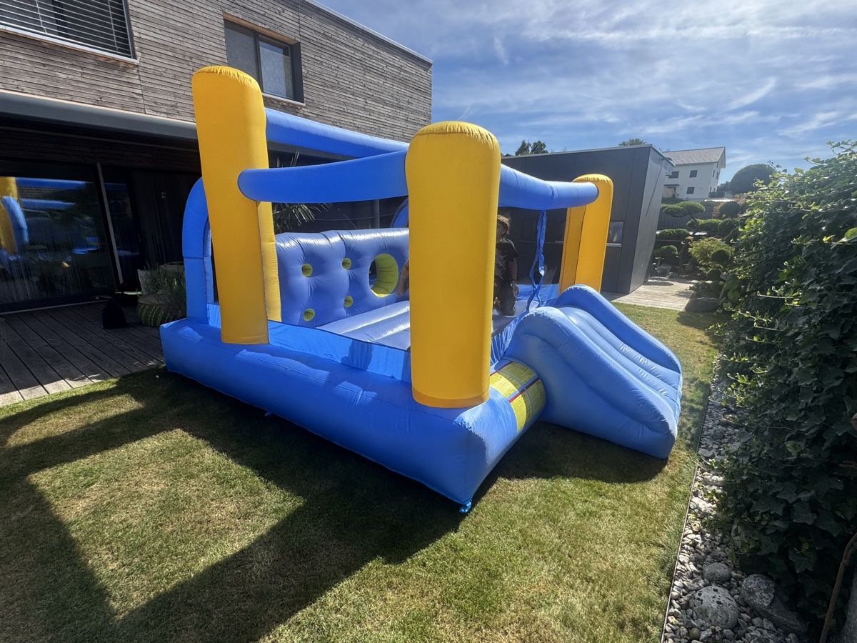 Spiele: Hüpfburg – Gebraucht aus Uezwil von off_sfk7 3