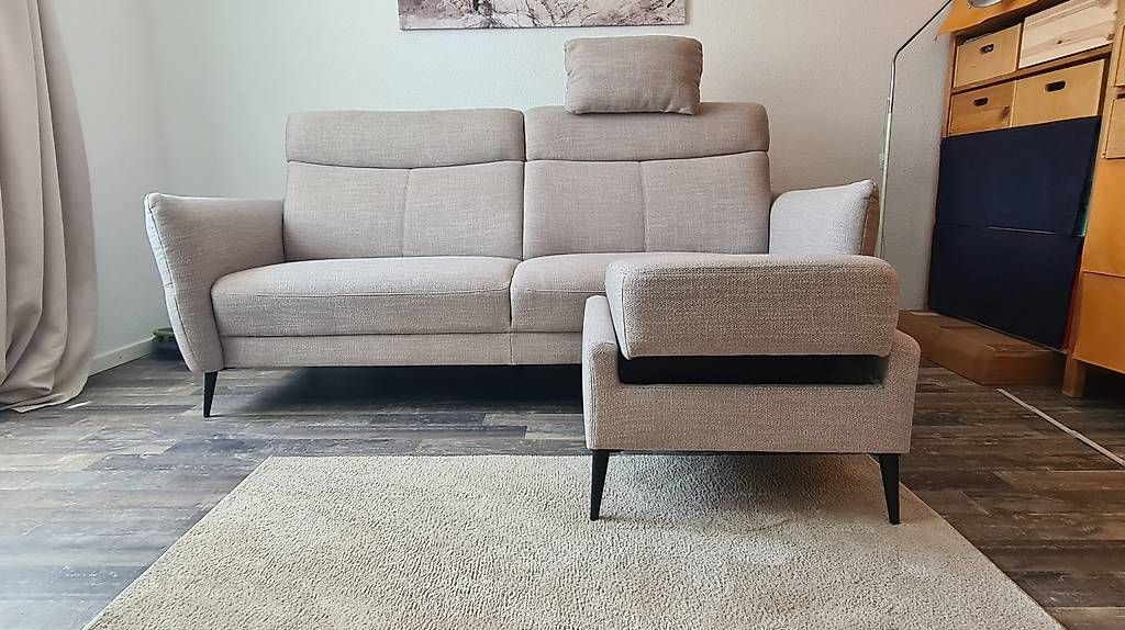 Sofas: Neues 2.5-Sitzer Sofa mit Boxspringfederung & Hocker – Gebraucht aus Kleindöttingen von stefcrossiello 2