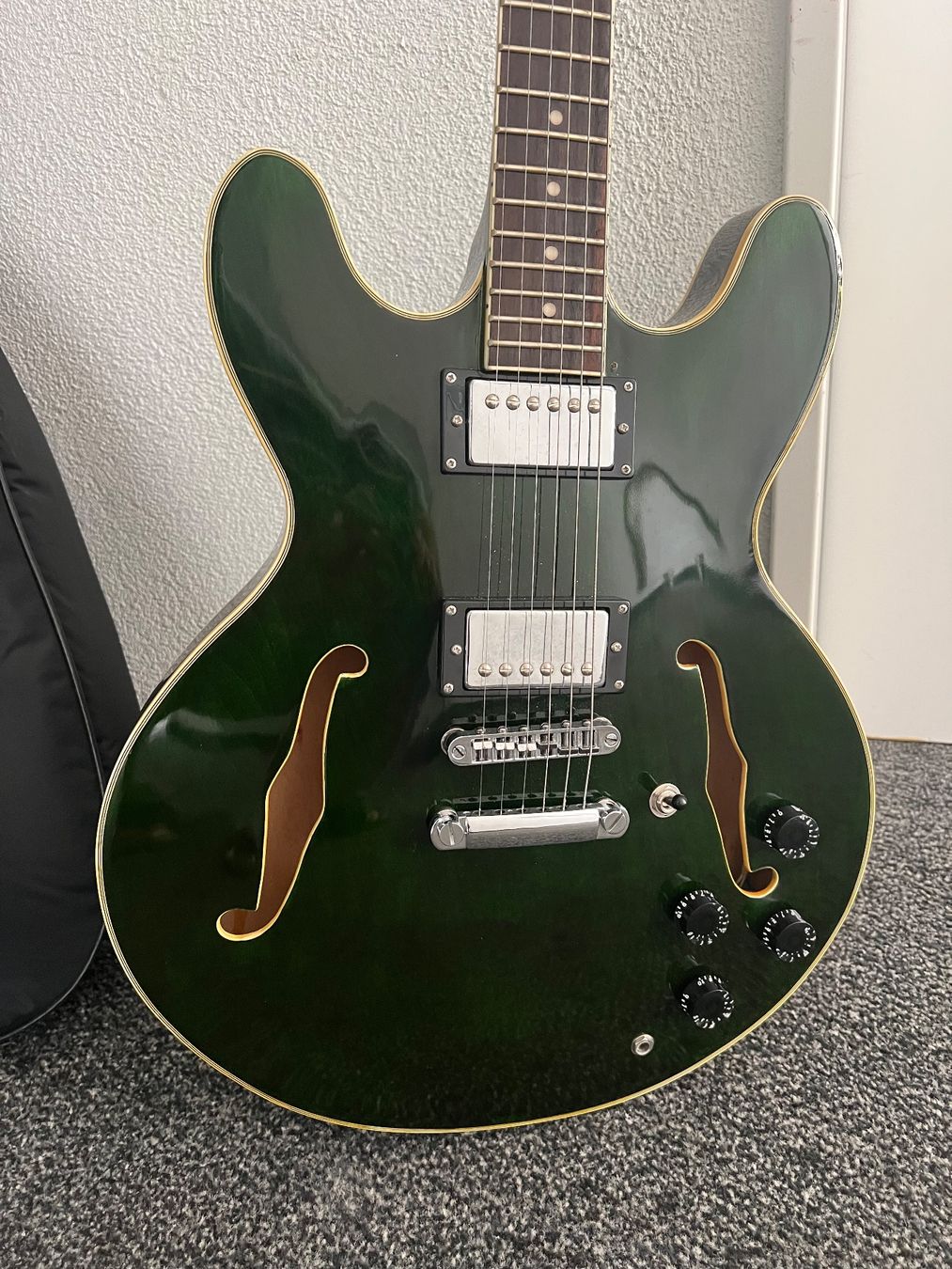 Musikinstrumente: Schöne Blues & Jazz Gitarre – Gebraucht aus Hochdorf von Brandnew 1