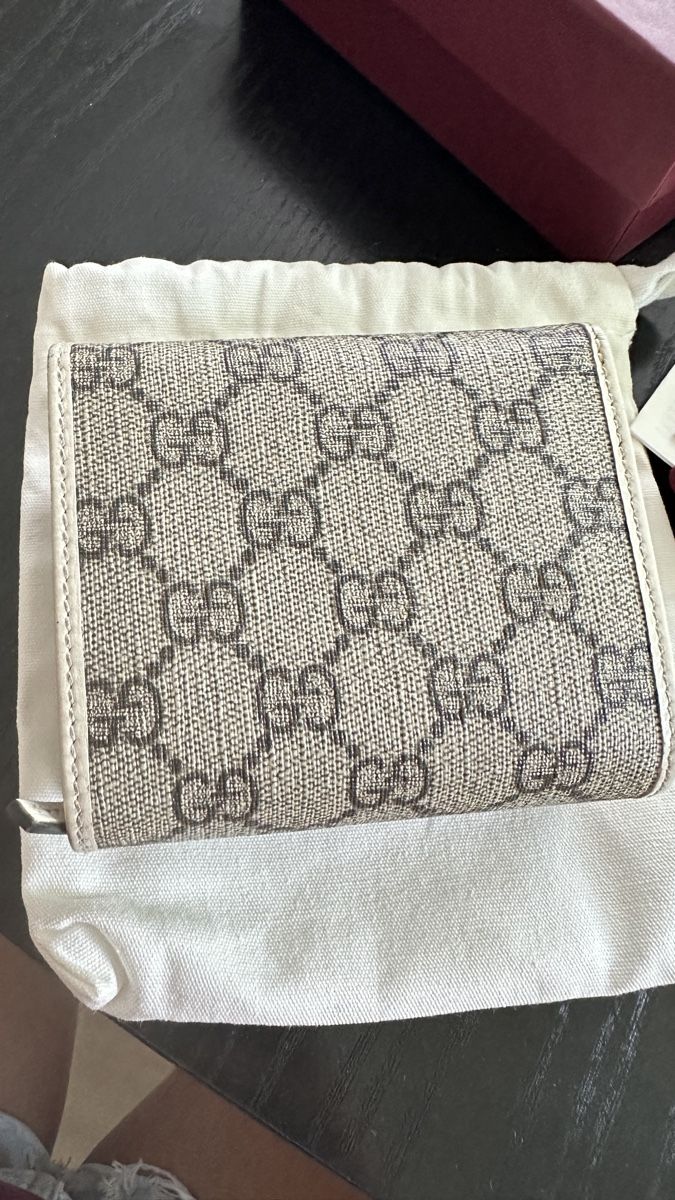 Gucci Portamonete: GUCCI Wallet – Usato da Reinach AG venduto da Meeill 6