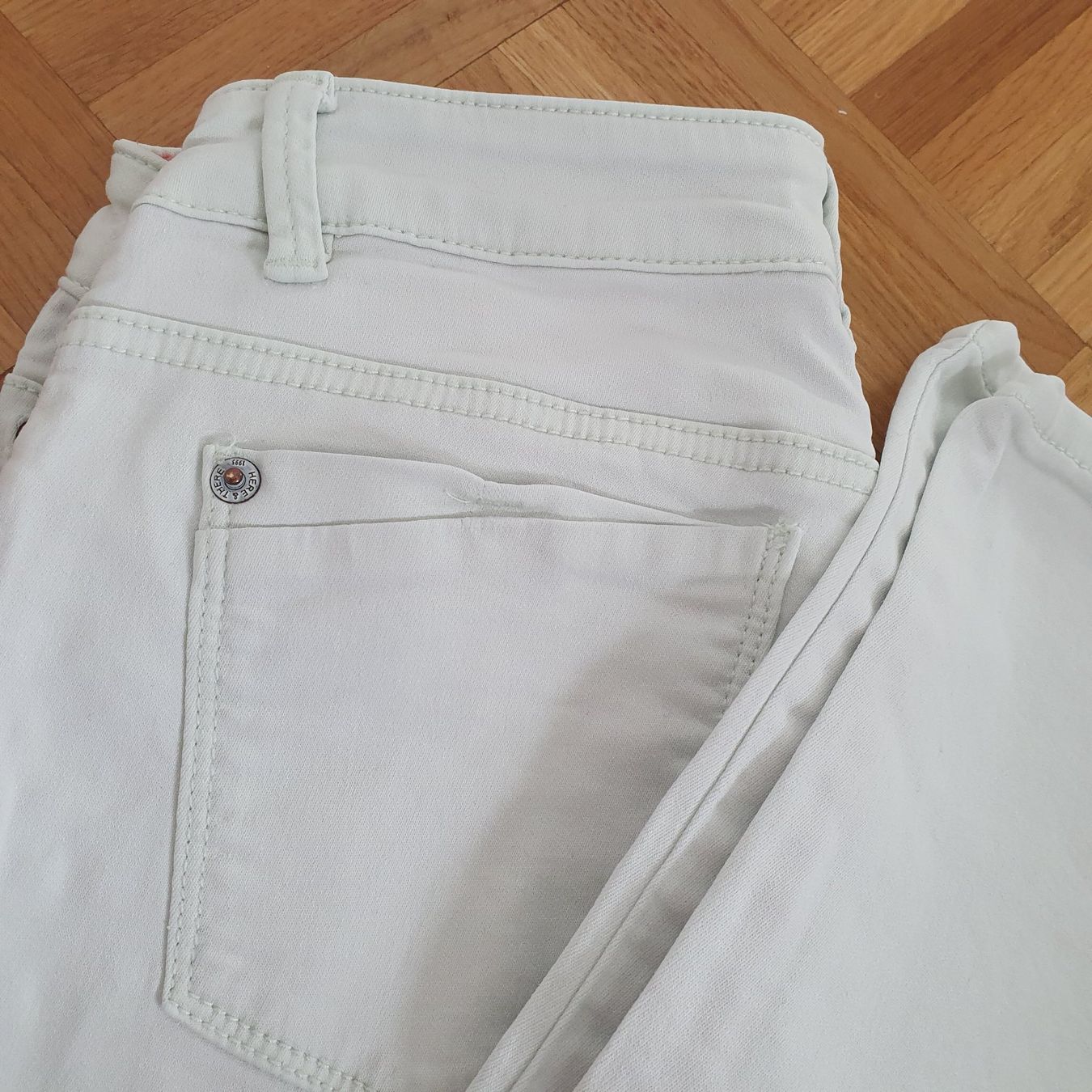 Pantaloni: Pantalon fille taille 164 – Usato da Prilly venduto da RoDyRe 1