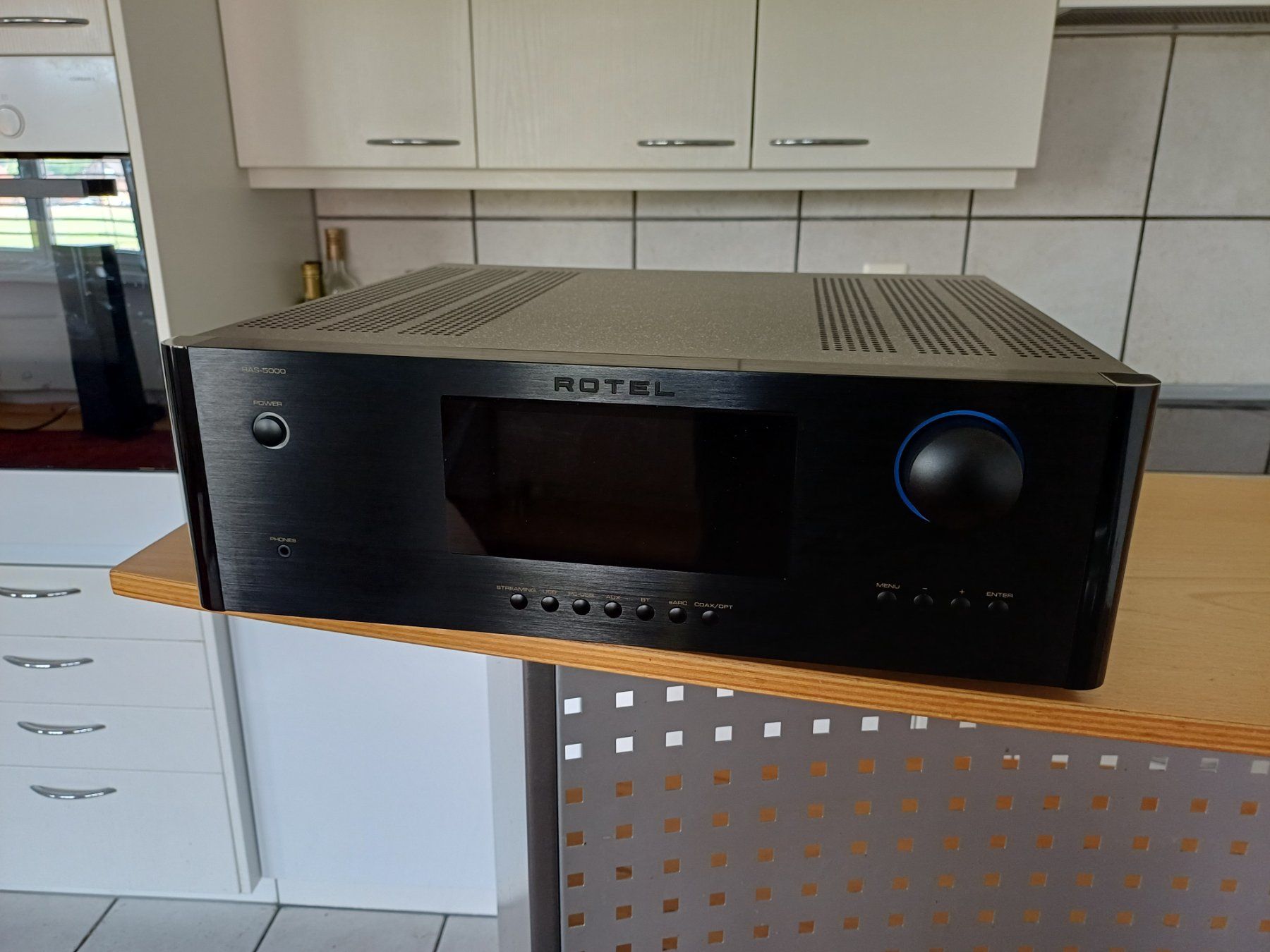 Rotel Amplificateurs: ROTEL RAS- 5000 in Schwarz – Neuf (Voir description) à Dübendorf par Bierbauchschwein