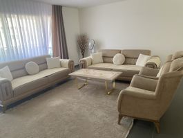 2 Sofas und zwei Sessel beige guter Zustand