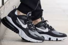 Nike Air Max 270 React Sneakers EUR 44 men