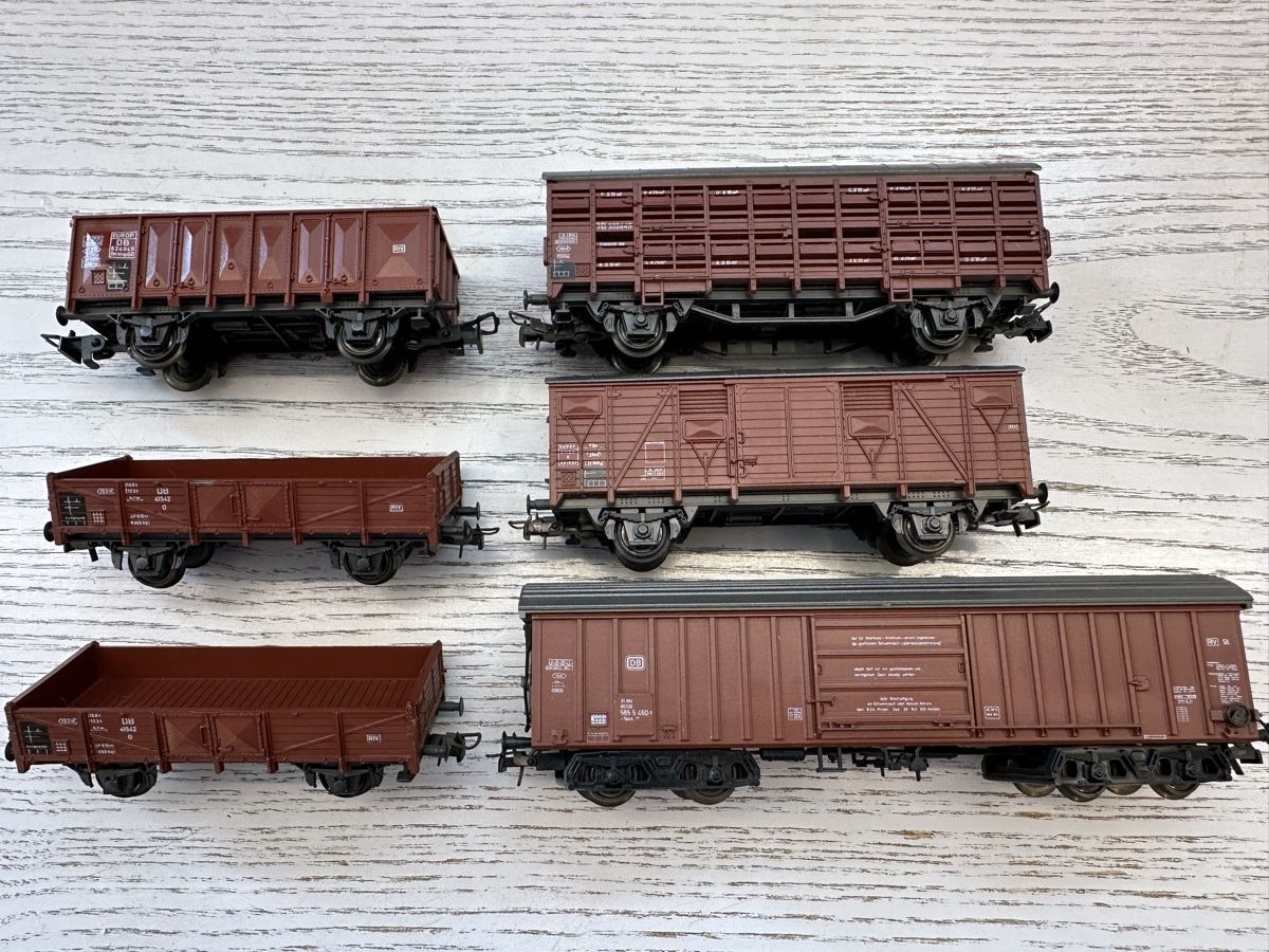 Roco Modellini di ferrovie: Roco 6x DB Güterwagen – Usato da Lupsingen venduto da New-Haven