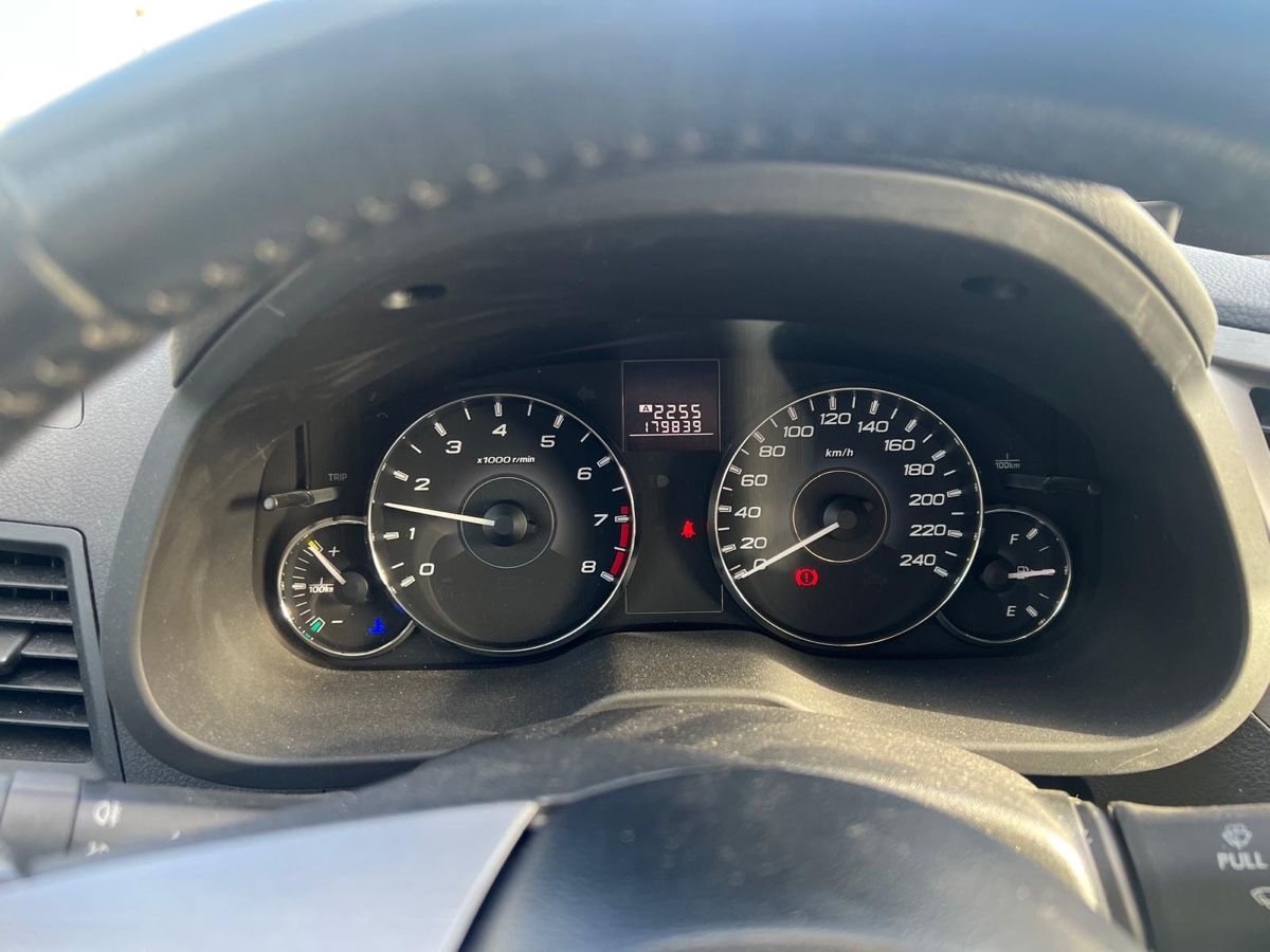 Subaru Autos: Subaru Legacy 2.0i AWD – D'occasion à Gals par aya_p7pd 6