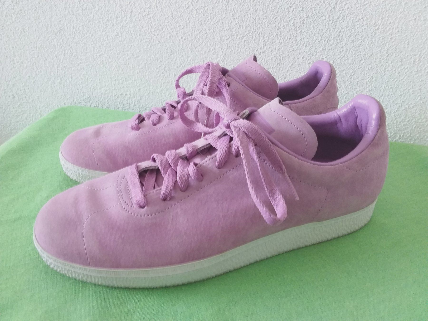 Adidas Damenschuhe: ADIDAS Sneakers, Gr 42, lila – Gebraucht aus Uitikon Waldegg von Risibisi7