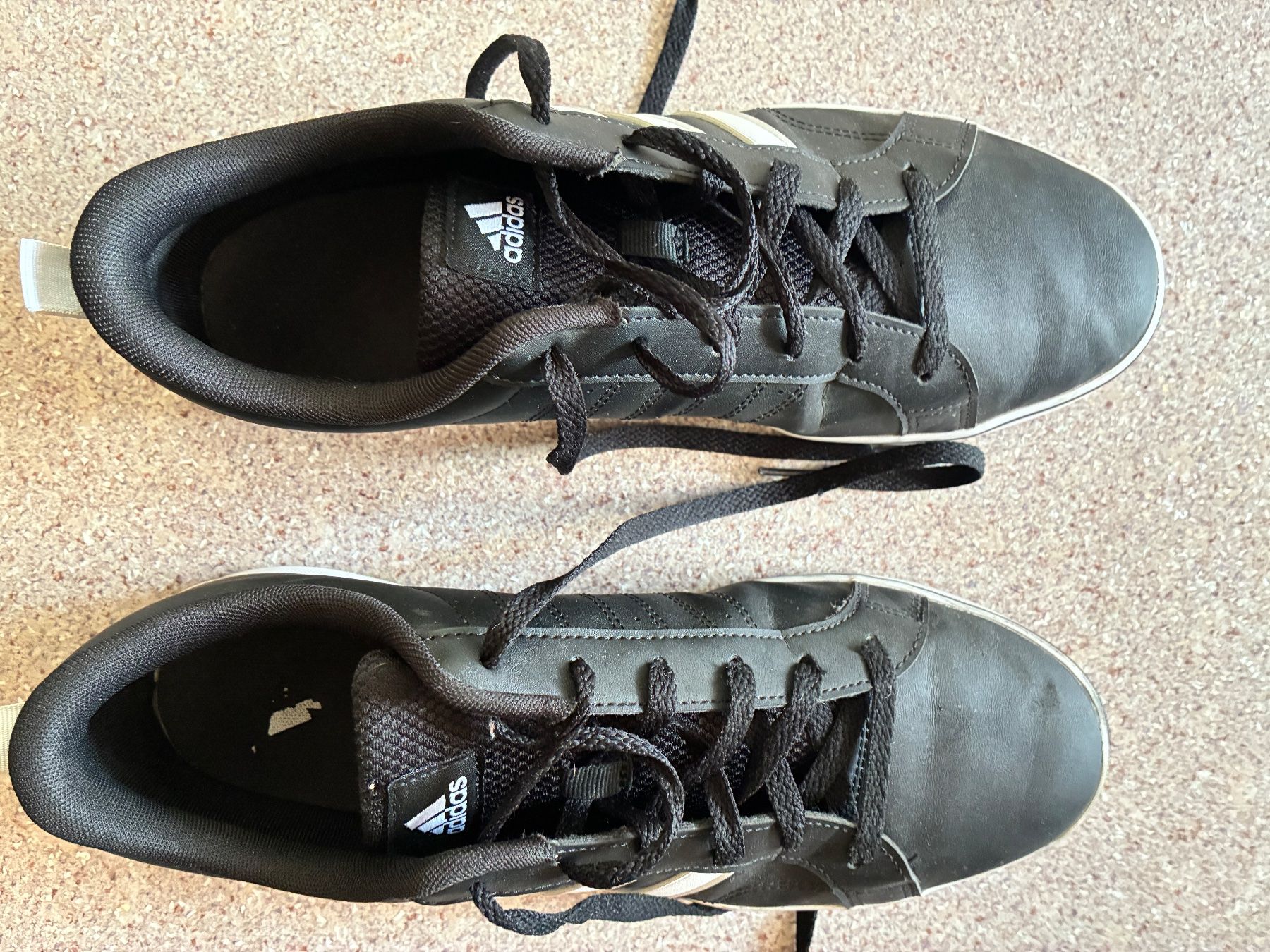 Adidas Herrenschuhe: Adidas Sneaker – Gebraucht aus Muttenz von Ptenor
