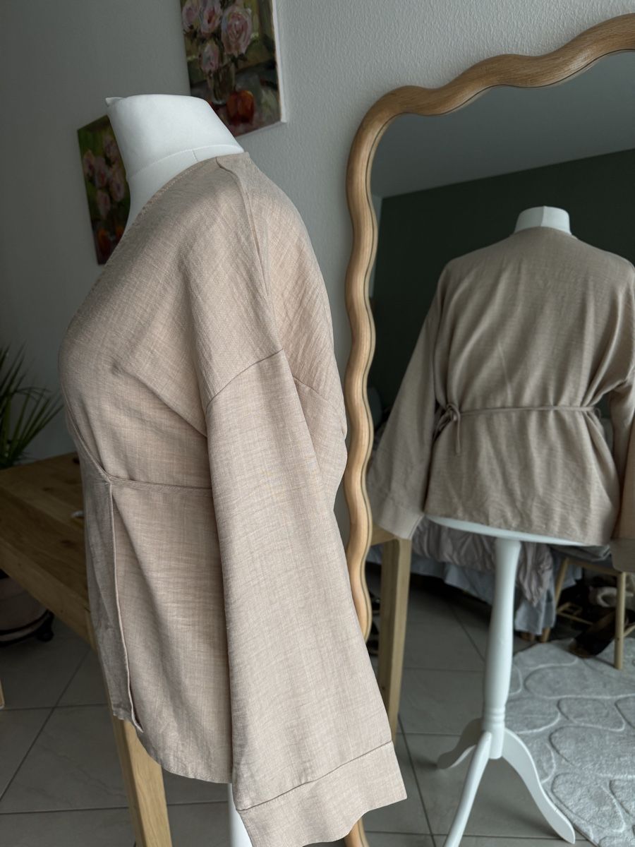 Blusen: Wickelbluse Wickeljacke beige – Neu (gemäss Beschreibung) aus Muttenz von einfach-schoen 1