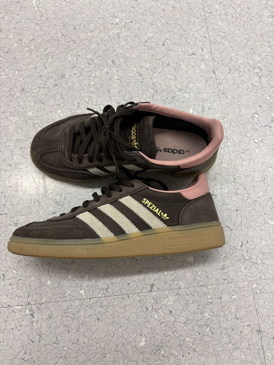 Adidas Damenschuhe: Adidas Sneakers 37.5 – Gebraucht aus Bern von mer_s9n5 1