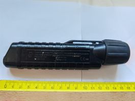 Taschenlampe Underwater Kinetics UK4AA schwarz gebraucht
