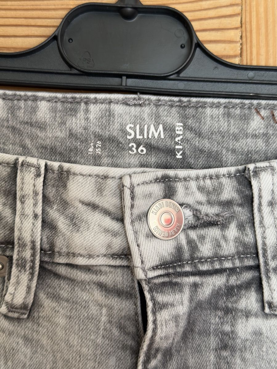 Jeans: Slim Jeans Grau Acid Wash | 36 – Gebraucht aus Samedan von K7kgh 2