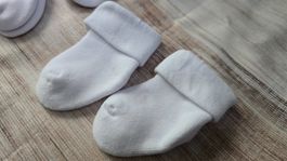 Neugeborenen-Söckchen - 4 Paar - weiss