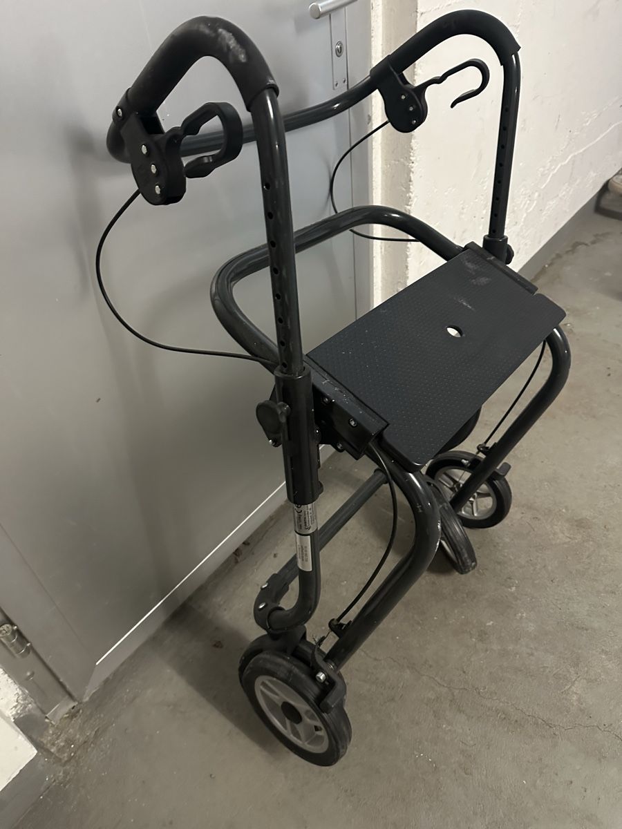 Aides à la marche: Rollator – D'occasion à Bützberg par Chisco 2