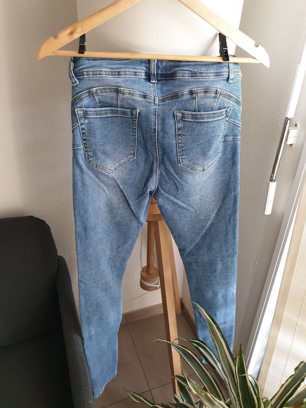 Jeans: Ripped Skinny Jeans, Size 38 – Nuovo e nell'imballaggio originale da Aigle venduto da Smagbrelle18 5