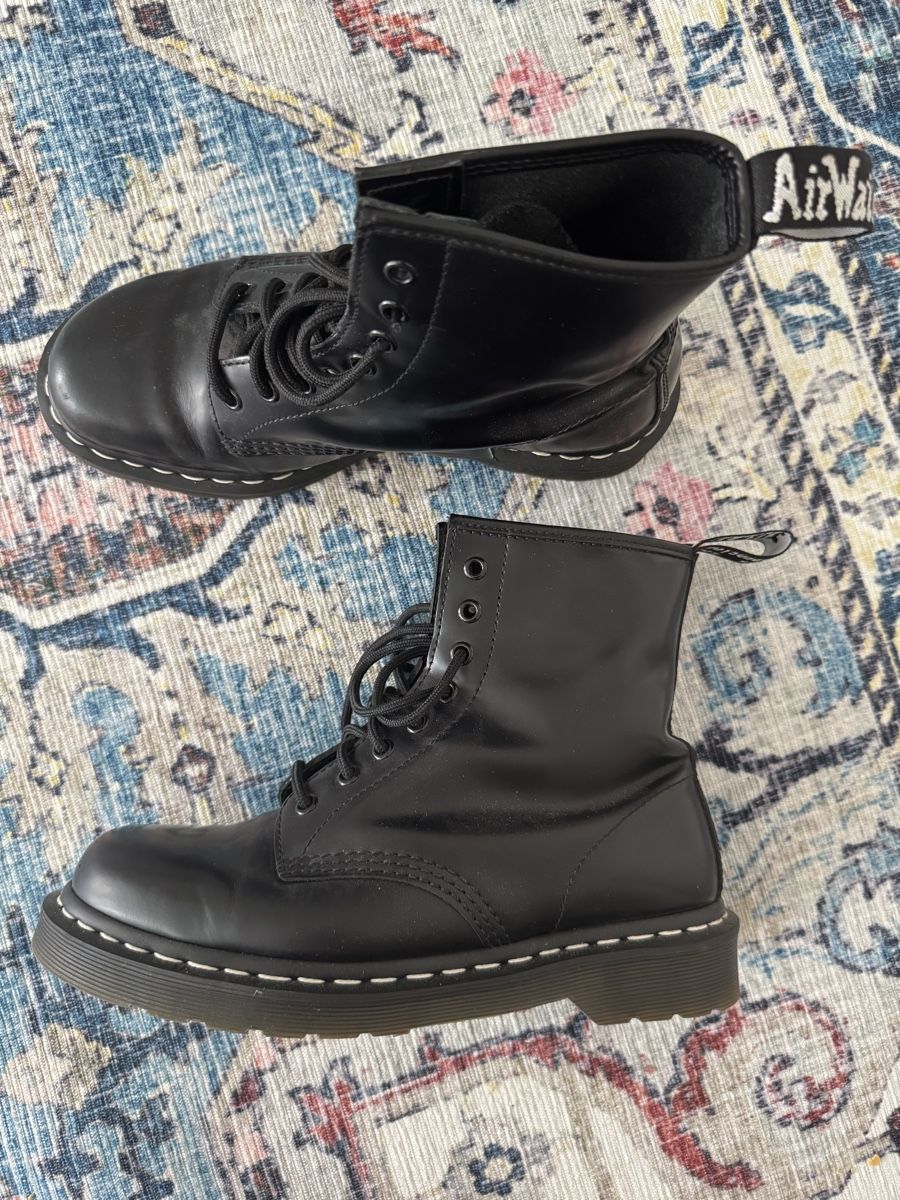 Dr. Martens Damenschuhe: Dr. Martens boots – Gebraucht aus Bottighofen von mlj_5dlb