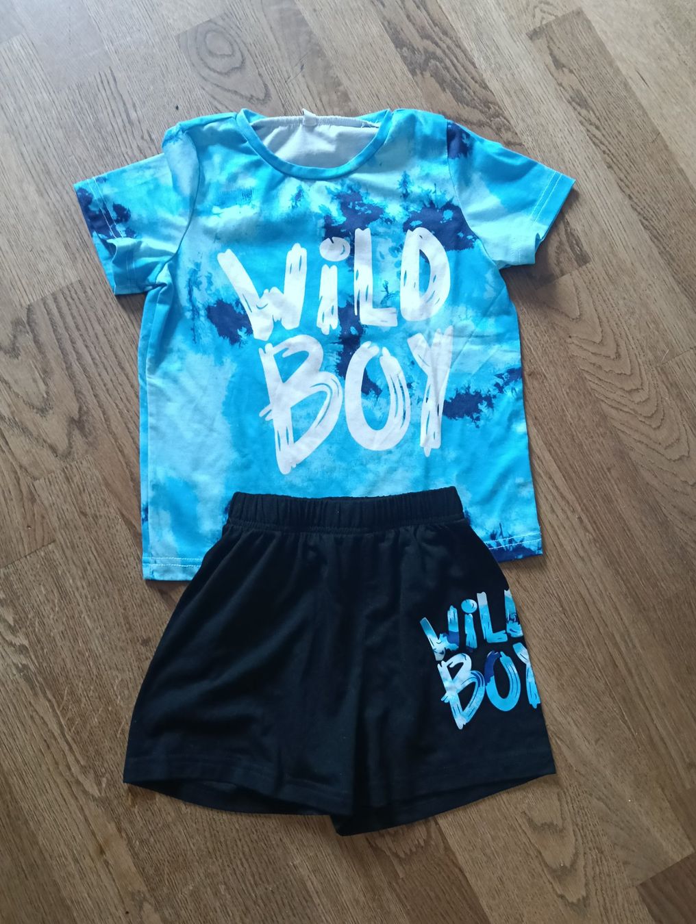 Chemises, T-shirts & Polos: T-Shirt mit Hose Gr. 116... – Neuf (Voir description) à Uetendorf par Koh0