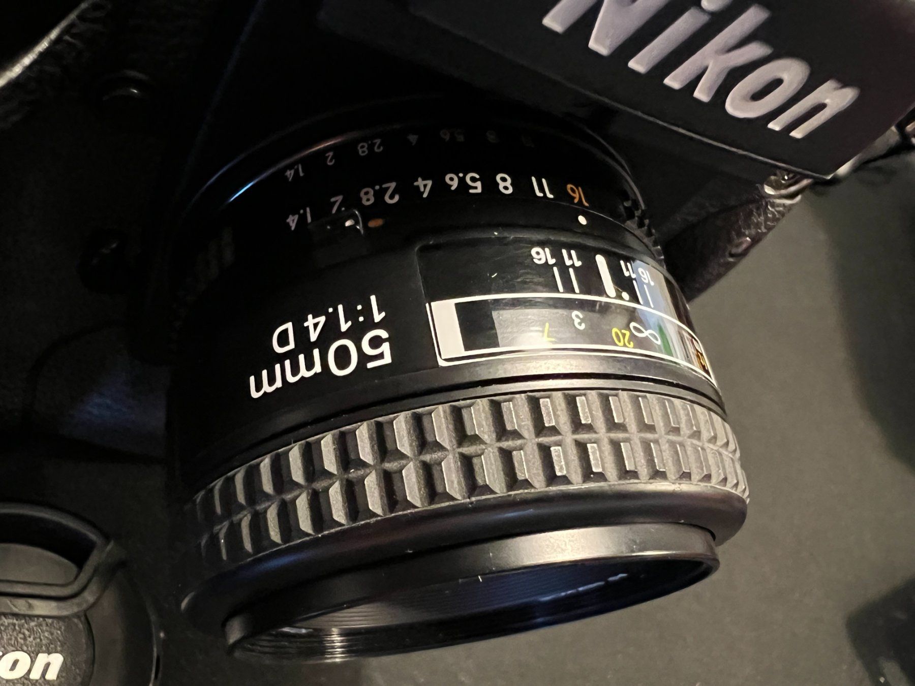 Nikon Kamera: Nikon F5 mit Objektiv – Gebraucht aus Uster von Stoessda 1