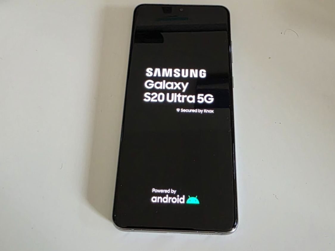 Samsung Telefoni cellulari / Smartphones: Samsung S20 Ultra 5G – Usato da Genève venduto da Dieggo87